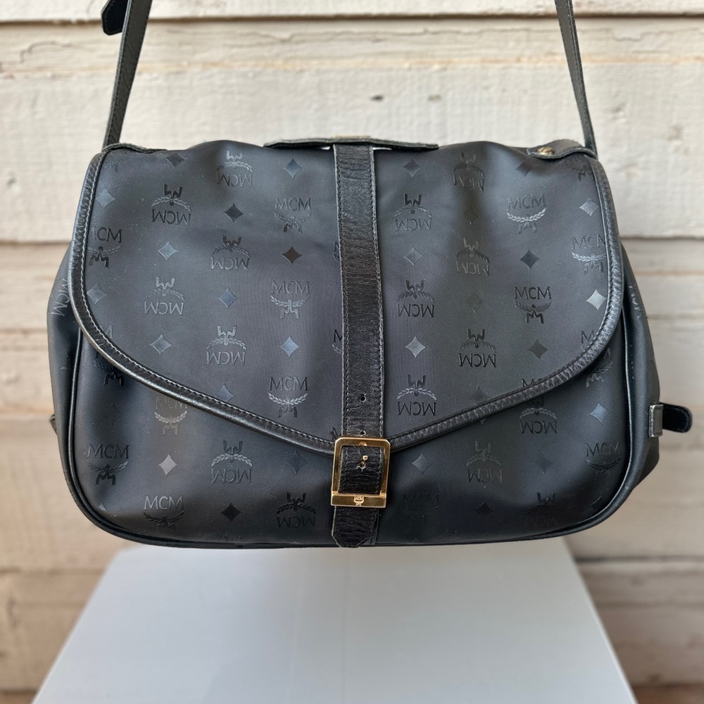 MCM Viseto 35cm Black Messenger Saddle Bag with COA. Made in Germany. - Picture 9 of 17